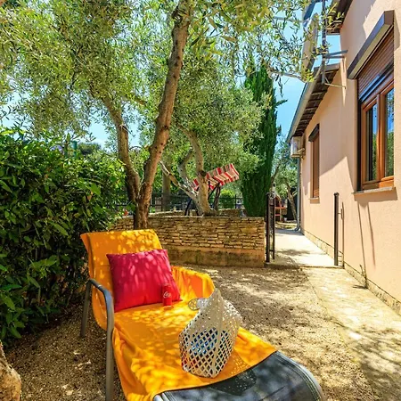 Apartment Kiki 150 Meters To The
